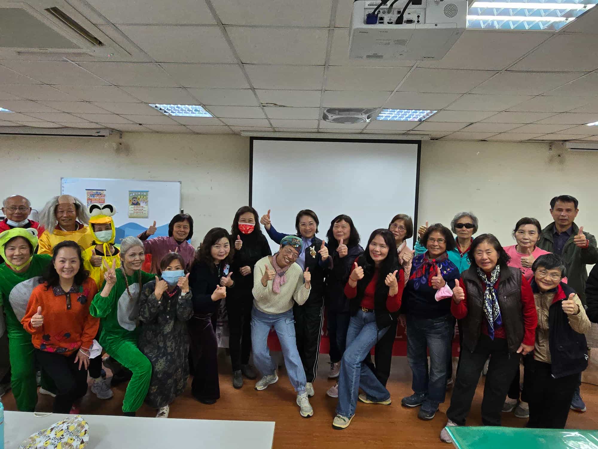 彰化縣廉政志工專業教育訓練暨戲劇表演培訓營，強化宣導能量與創意志工與講師合照-北彰化場次