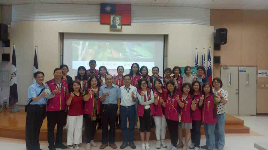 嘉義市府辦理植栽綠美化教育訓練 提升政風與志工綠能素養活動紀念合影