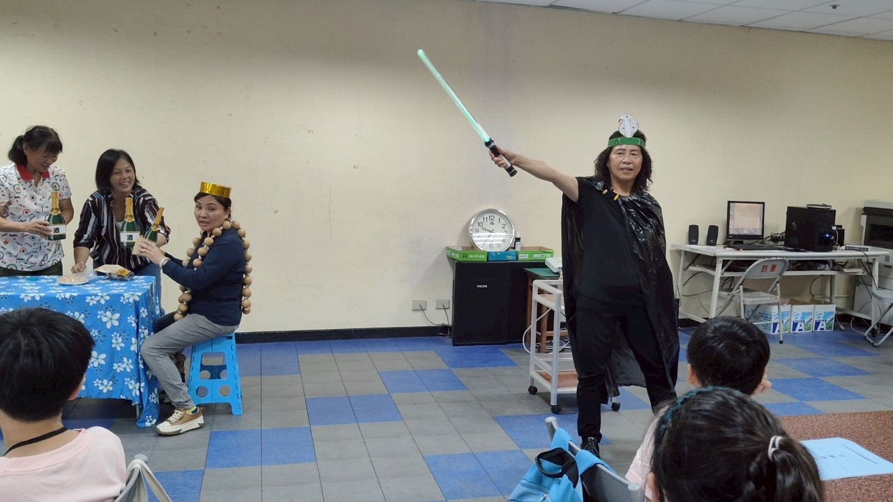 誠信教育也能很有趣！「橋藝誠長營」 攜手苗廉志工以橋牌與話劇打造沉浸式廉政體驗苗廉志工廉政話劇表演-2。