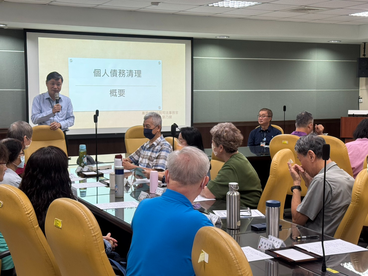 「廉能的力量-推動全方位廉能服務」 臺灣高雄地方法院辦理114年聯合廉政志工專業訓練臺灣高雄地方法院蔡國卿院長開場致詞