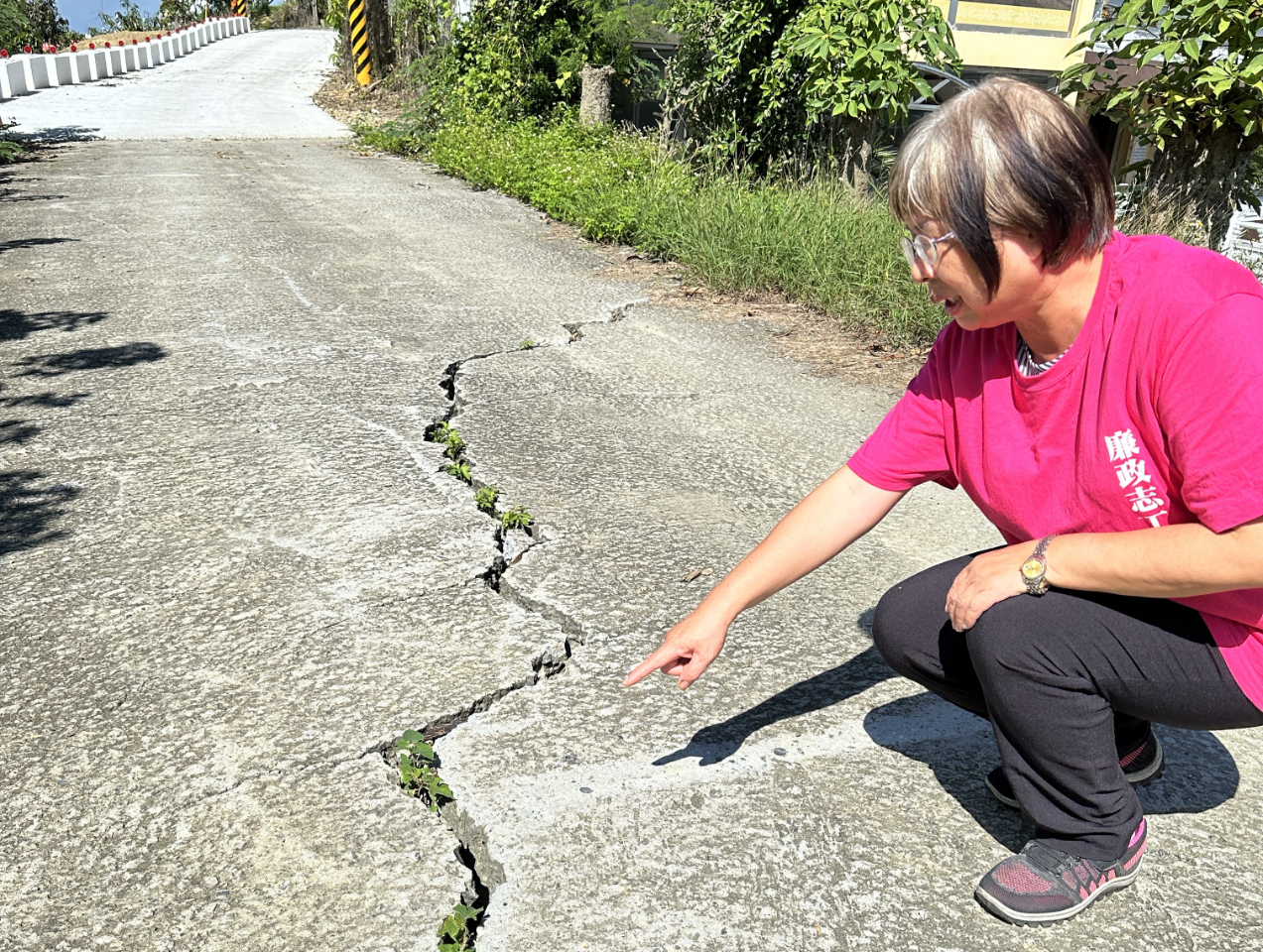 臺南道路平坦好行-廉政志工來巡查廉政志工巡查發現左鎮區道路缺失